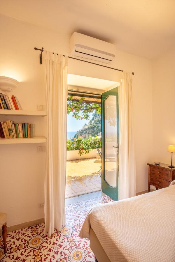 Villa Il Pettirosso In Positano Extérieur photo