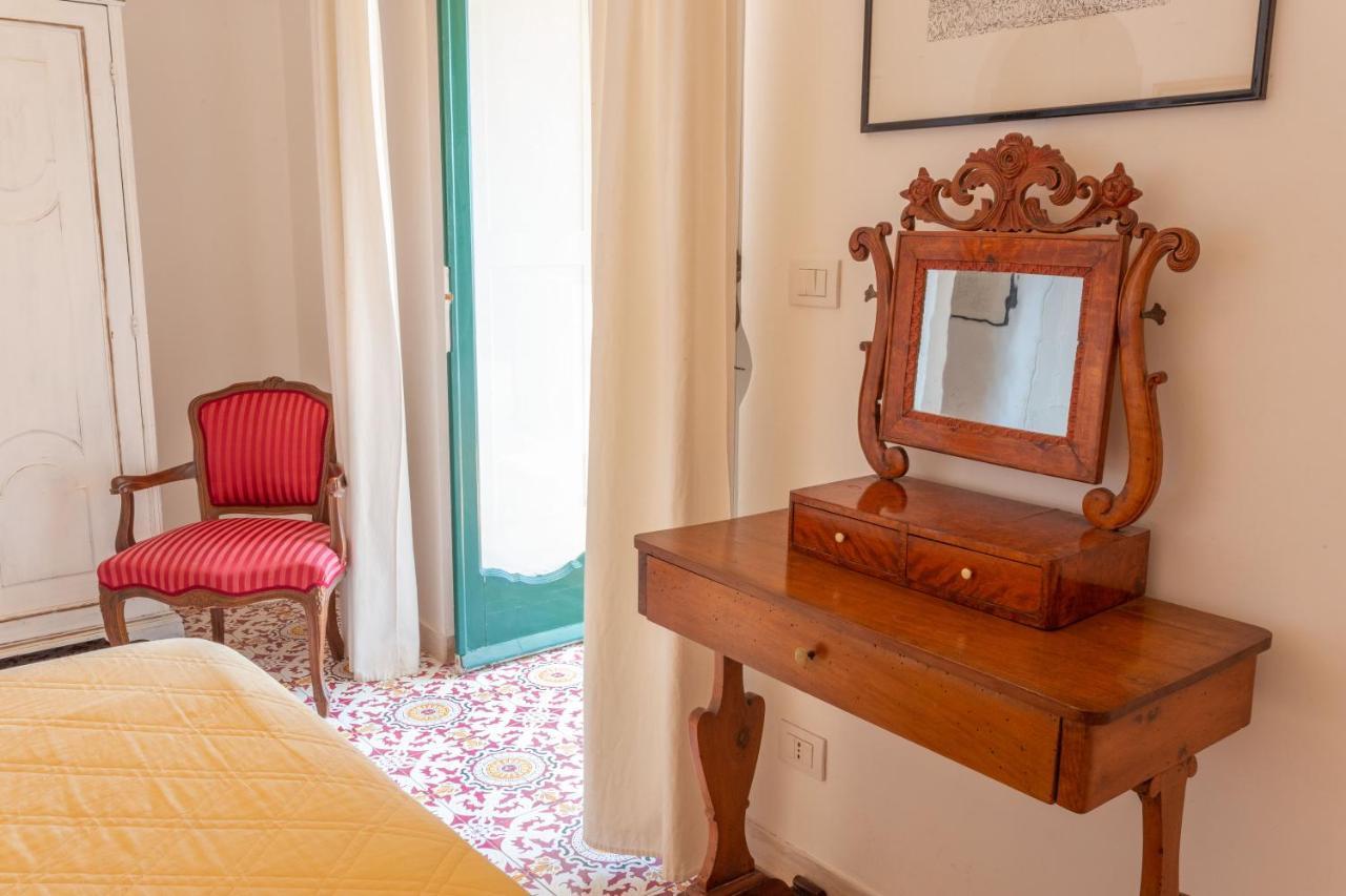 Villa Il Pettirosso In Positano Extérieur photo